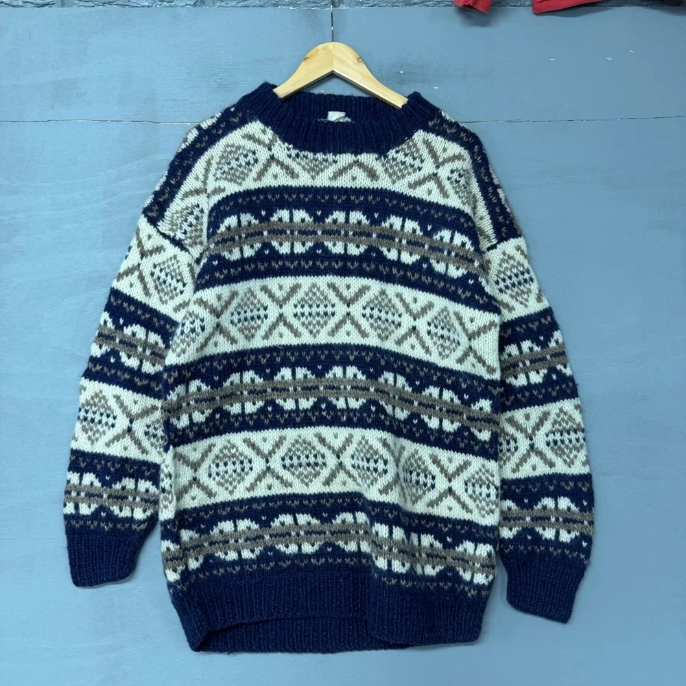 Vintage Fair Isle Chunky‎ Knit Sweater Navy Blue Cream Nordic Geometric Crewneck